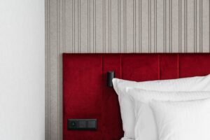 Panele akustyczne ścienne w hotelu Kossak Kraków – realizacja wnętrza