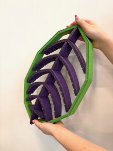 prototyp filcowej realizacji, liść z filcu